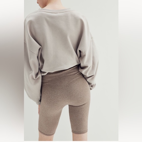 🤰🏽H&M | MAMA Seamless Ribbed Bike Shorts - Picture 2 of 8